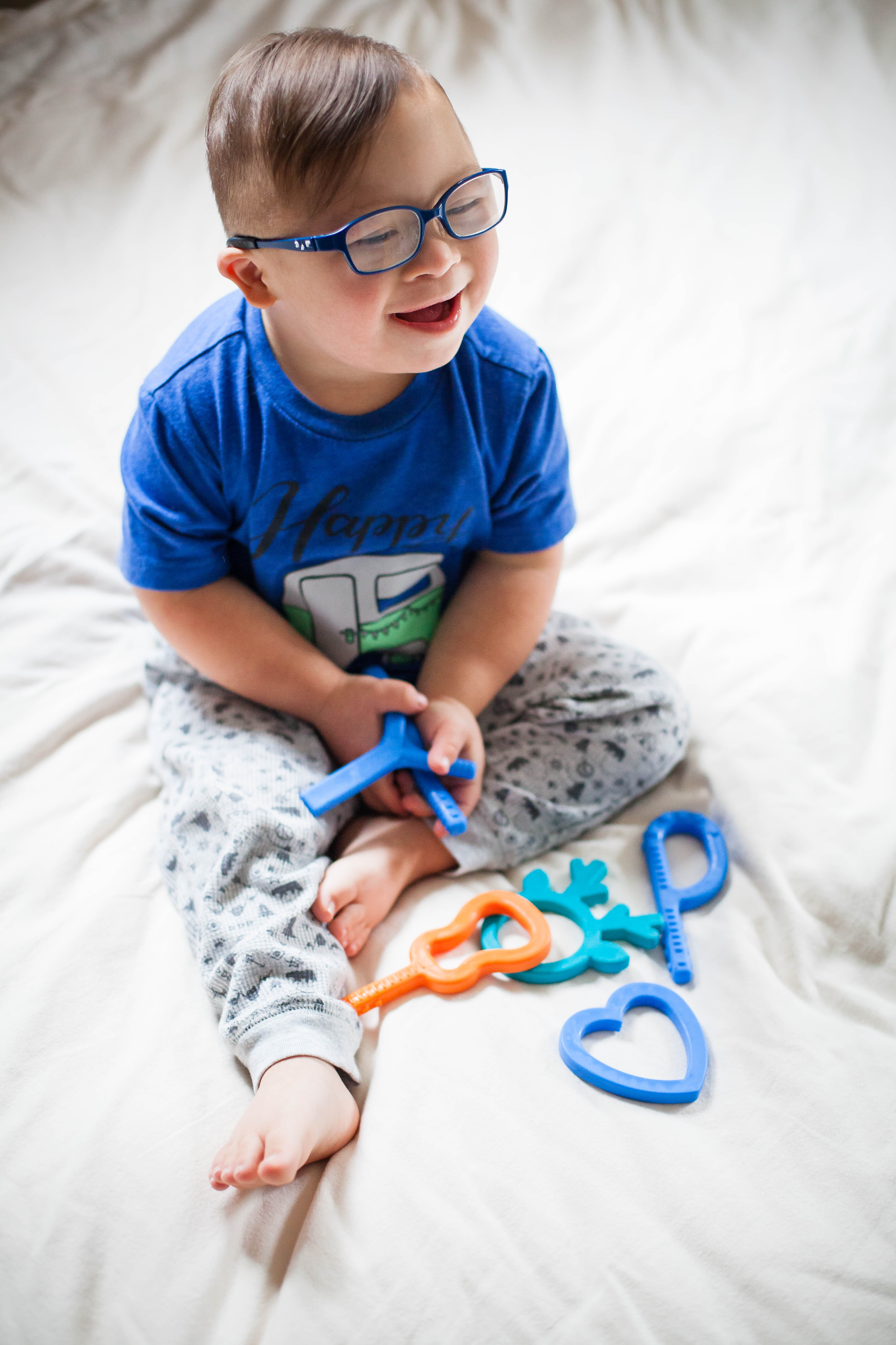 Anwendungsbild Baby mit diversen ARK Chewys