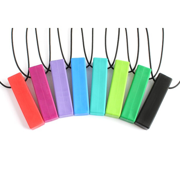 Detailaufnahme: ARK Kauhalskette Block glatt mittel türkis