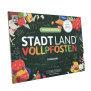 Abbildung 1: Stadt Land Vollpfosten® Spielblock School Edition in perspektivischer Ansicht mit bunter Schultafel-Optik