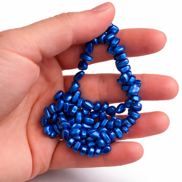 Anwendung Magnetsteine in der Farbe blau in der Handübung